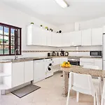 Krishan - Private Pool Будинок відпочинку *